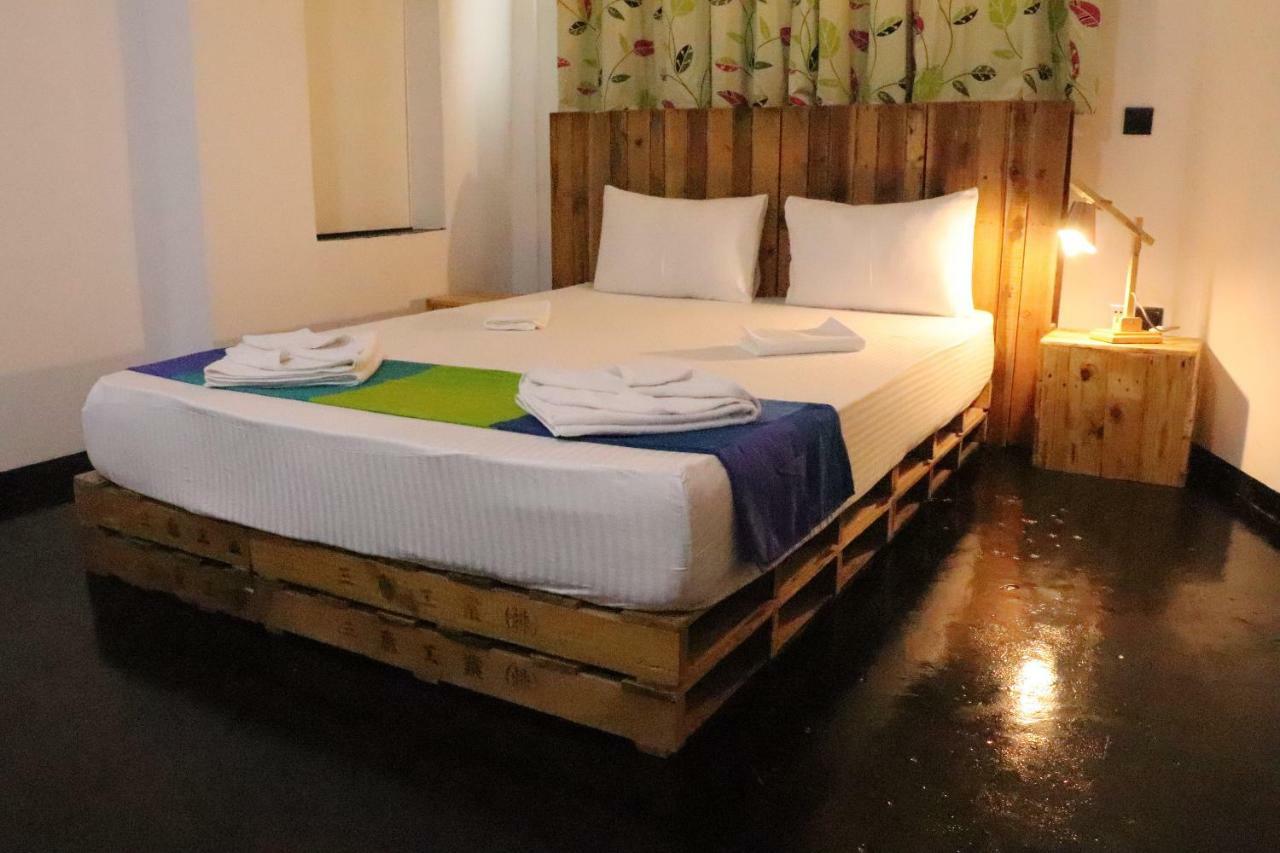 Miracle Colombo City Hostel Экстерьер фото
